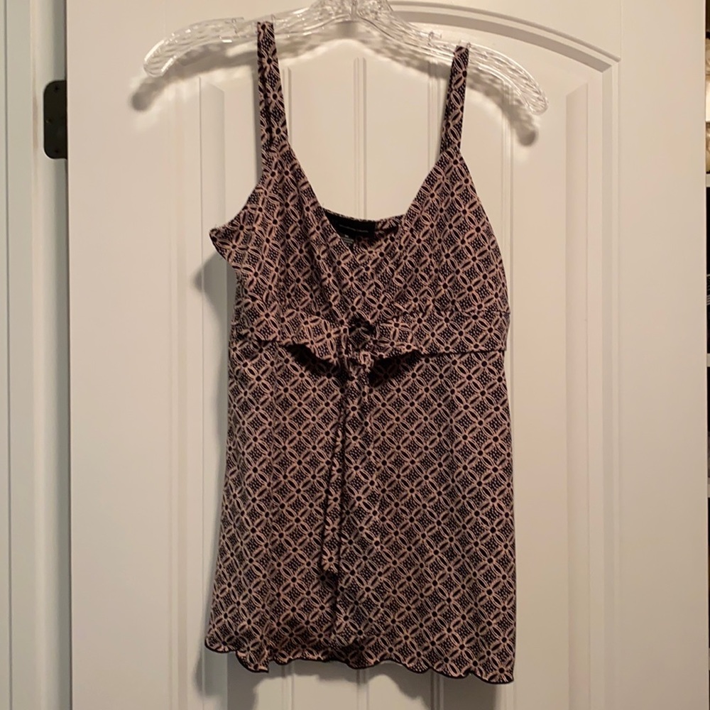 Black and pink design tank top
